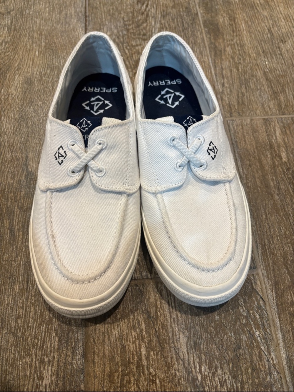 Sperry Pier Wave White canvas Boat Sneakers Women’s size 8.5 Wide
